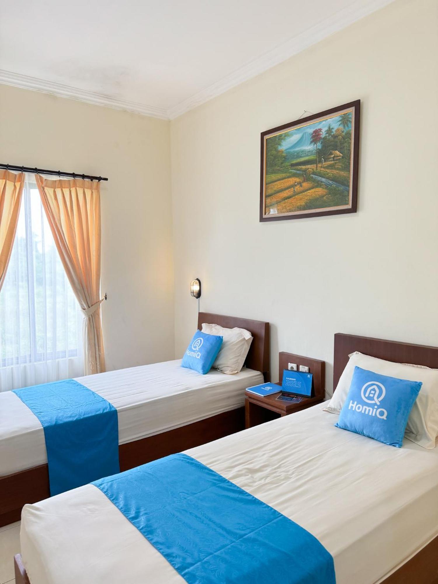 Adiputra Guesthouse 2 By Homiq Ngabean エクステリア 写真